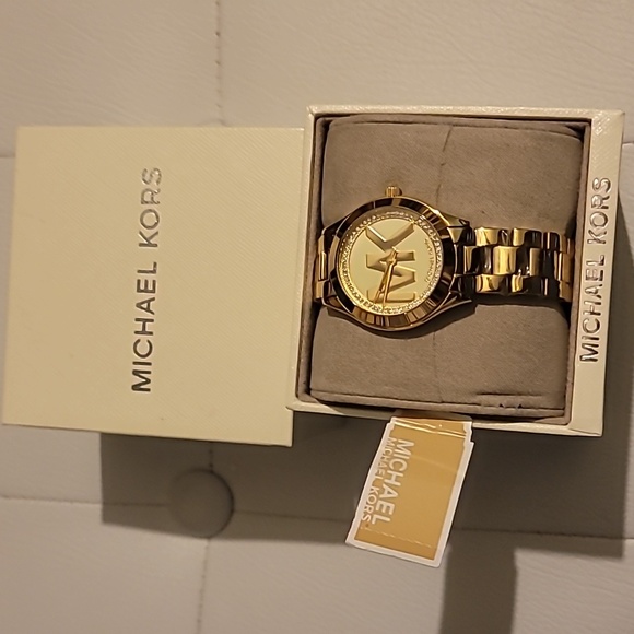 (BRAND NEW)MICHAEL KORS WATCH - Picture 3 of 4